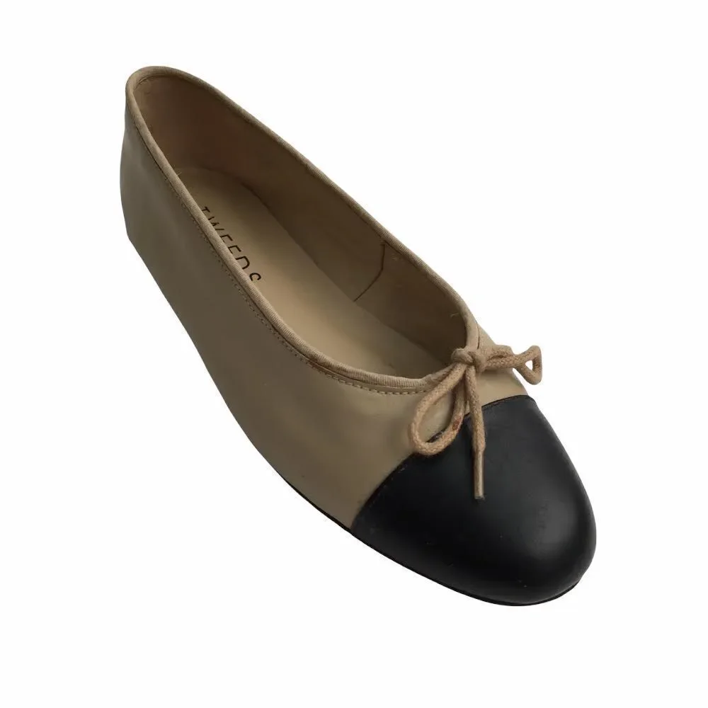 Tweeds Made in Brazil Two-Tone Ballerina with Front Bow Shoes in Size 7.5B